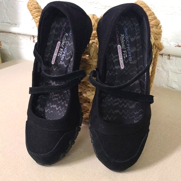 Skechers Shoes - SKECHERS BLACK FLATS SZ 7.5